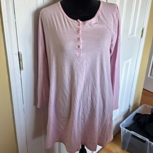 WOMENS SLEEPWEAR TOP FOR SALE SIZE MEDIUM BRABD IS CHARACTER CLUB INTIMATES